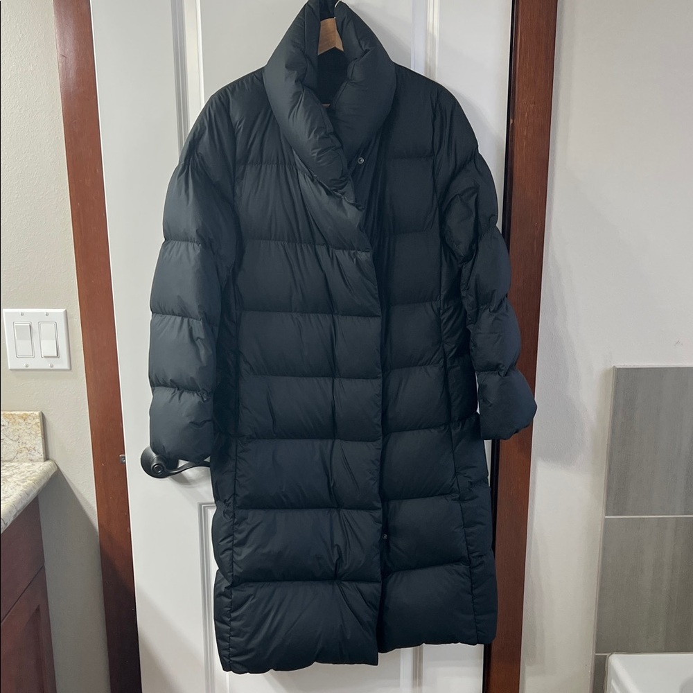 Uniqlo Women's Black Long Puffer Coat